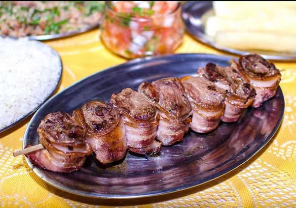 Espeto de alcatra com bacon